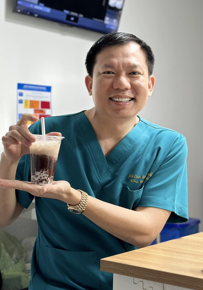Bác sĩ Thịnh tiết lộ lý do chưa lấy vợ sau ồn ào hẹn hò với Ngọc Trinh - Ảnh 2.