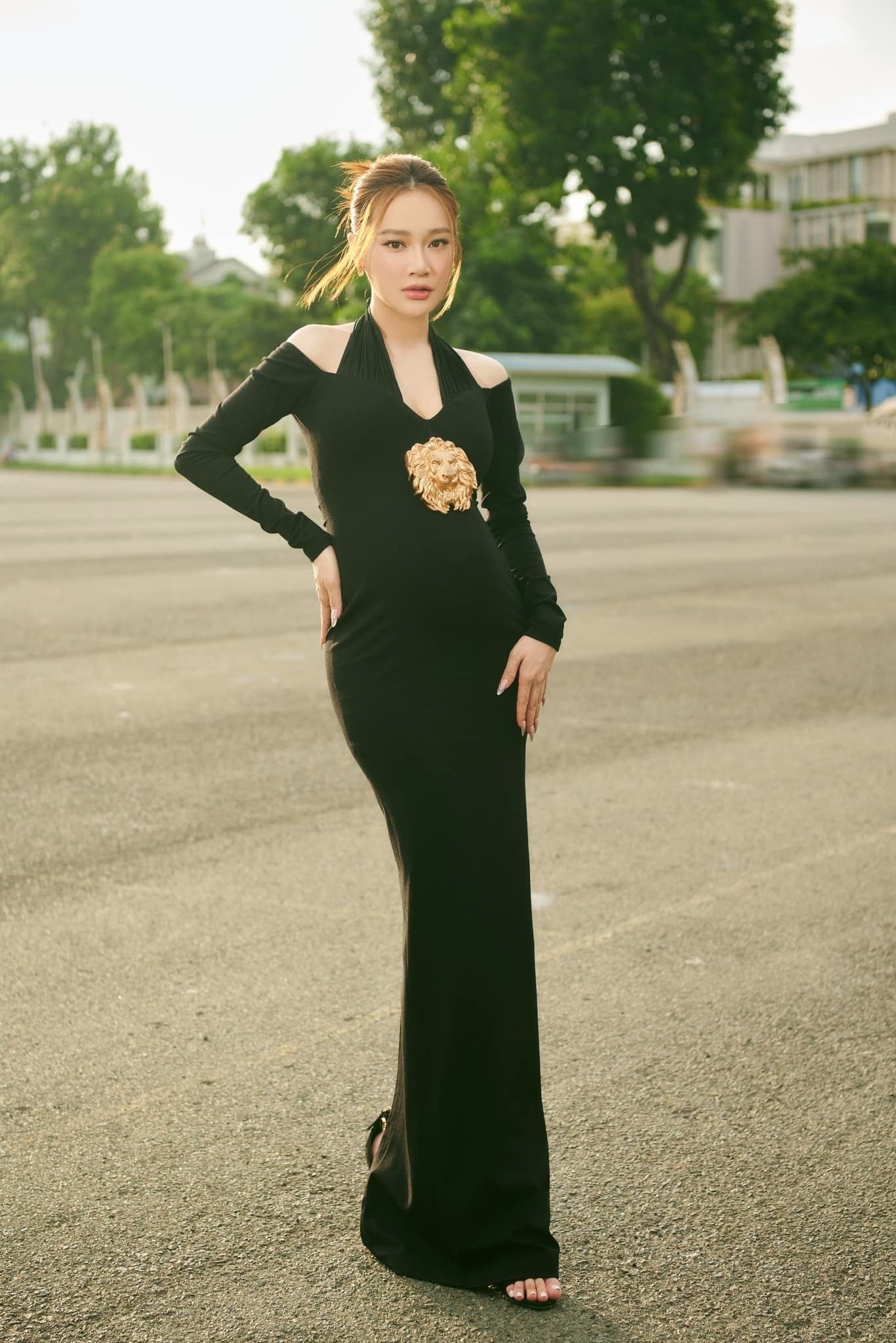 Phong cách thời trang khi mang bầu lần 2 của Nhã Phương - Ảnh 11.
