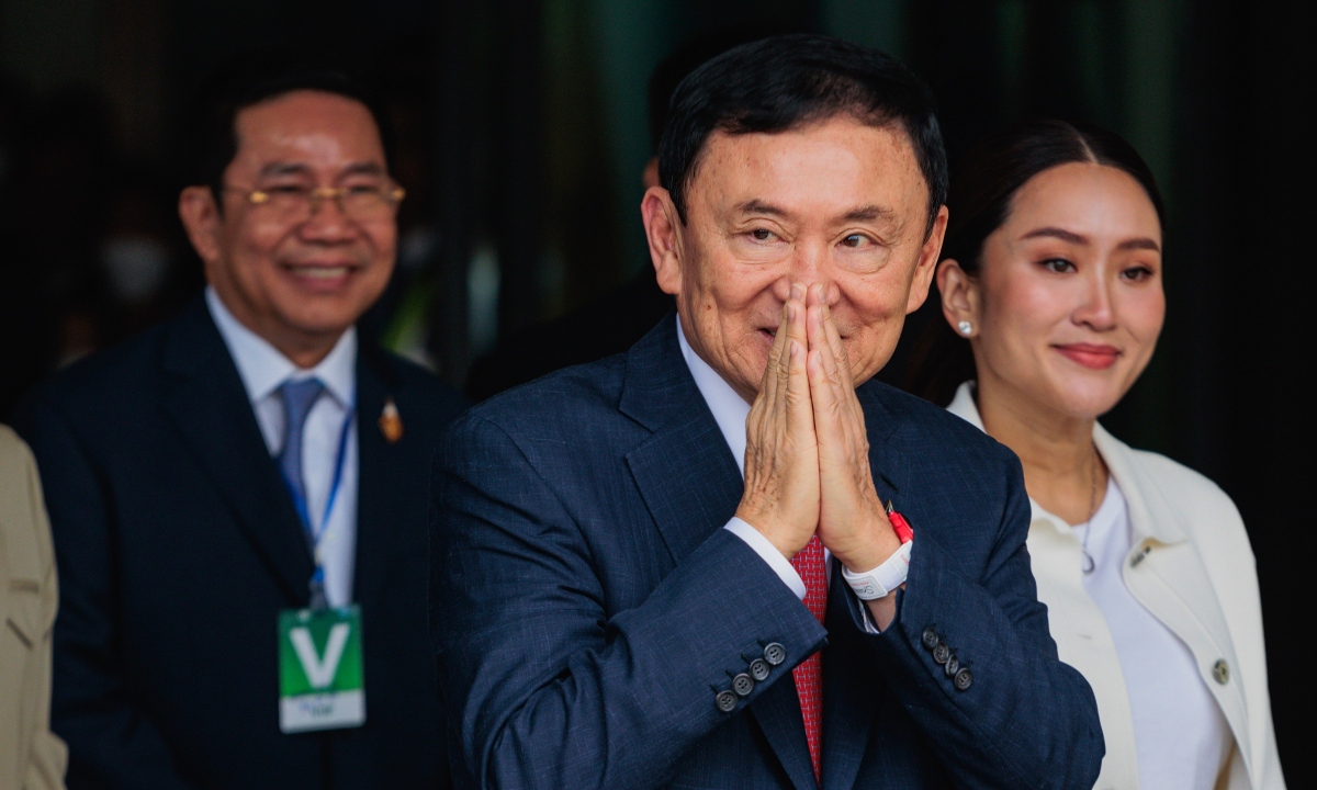 Cựu Thủ tướng Thái Lan Thaksin đệ đơn xin Hoàng gia ân xá - Ảnh 1.