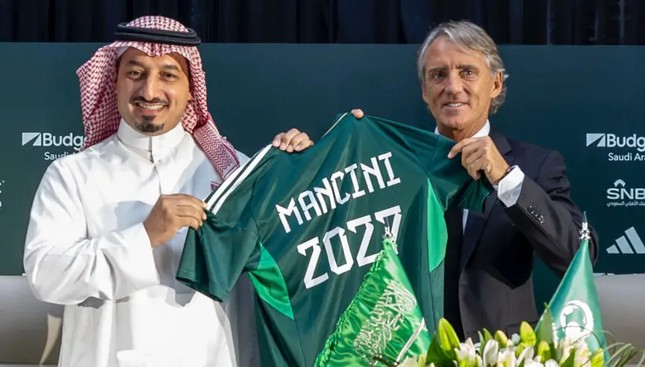 Roberto Mancini bị kiện sau khi dẫn dắt ĐT Saudi Arabia - Ảnh 1.