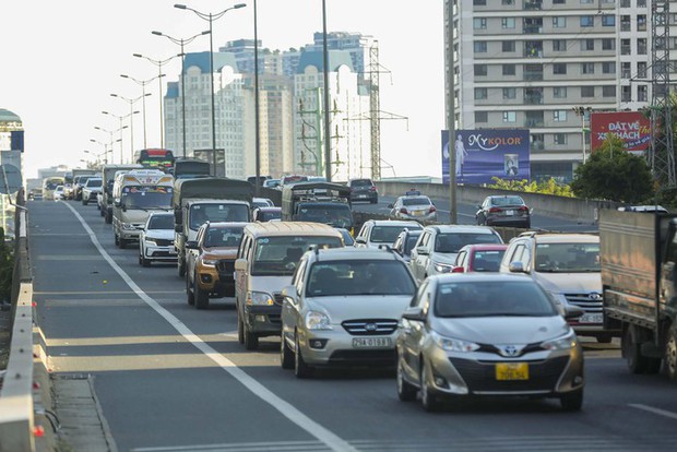  Người dân thủ đô nhích từng chút trên đường trong ngày làm việc cuối cùng trước kỳ nghỉ lễ 2/9 - Ảnh 8.