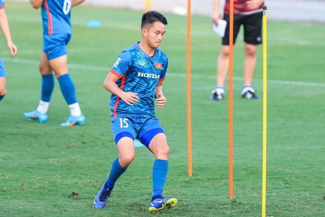 Cầu thủ Việt kiều 18 tuổi tỏa sáng giúp đội nhà thắng đậm tại giải đấu trên đất Cộng hòa Séc - Ảnh 3.