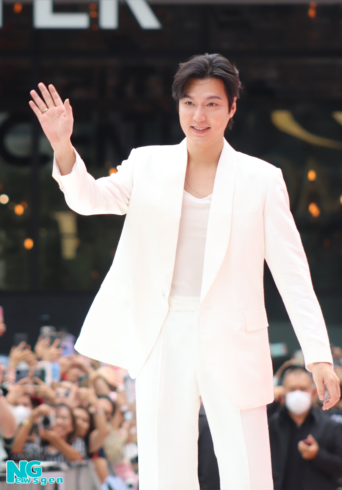 Lee Min Ho gây chú ý với diện mạo ở tuổi U40 - Ảnh 4.