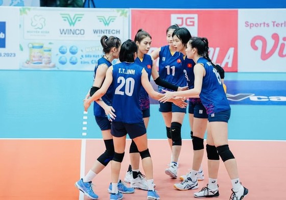 Giải Women’s SEA V.League 2023: Thắng trận thứ hai, tuyển bóng chuyền nữ Việt Nam sẽ gặp Thái Lan để phân ngôi vô địch - Ảnh 2.