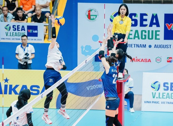 Giải Women’s SEA V.League 2023: Thắng trận thứ hai, tuyển bóng chuyền nữ Việt Nam sẽ gặp Thái Lan để phân ngôi vô địch - Ảnh 1.