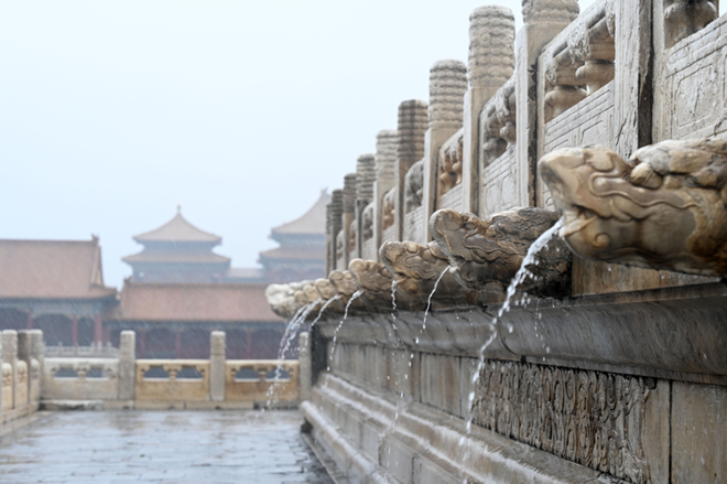 Mưa bão hoành hành khiến Cố cung Bắc Kinh xuất hiện cảnh tượng hiếm hoi: Tử Cấm Thành chưa từng ngập nước suốt 600 năm? - Ảnh 7.