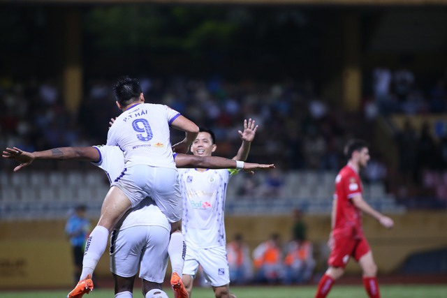 BLV Quang Huy: CLB Công an Hà Nội sẽ phải thay đổi vì Hà Nội FC; Top 4 V.League sẽ có kết quả ít ngờ? - Ảnh 1.