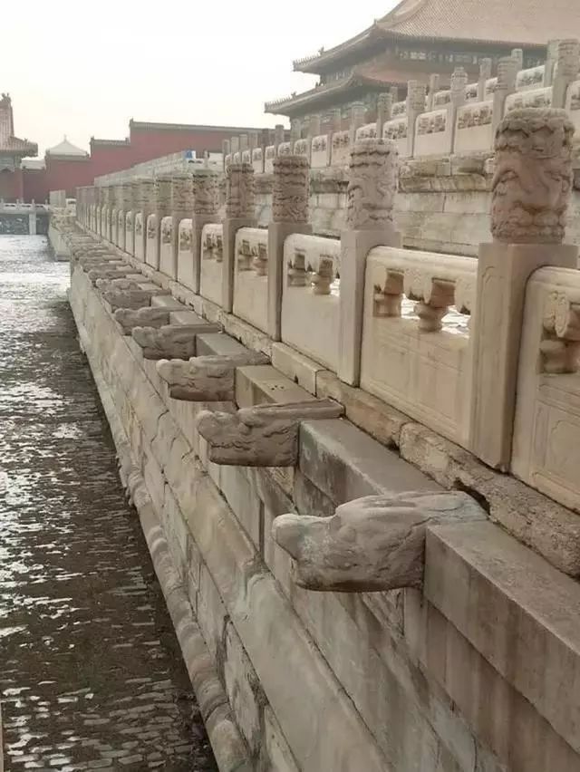 Mưa bão hoành hành khiến Cố cung Bắc Kinh xuất hiện cảnh tượng hiếm hoi: Tử Cấm Thành chưa từng ngập nước suốt 600 năm? - Ảnh 12.