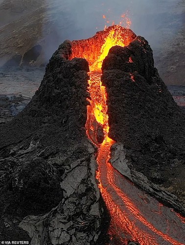 Chùm ảnh ‘lốc xoáy’ ngoạn mục từ núi lửa - Ảnh 6.