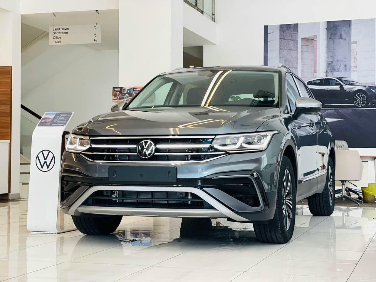 Mẫu SUV gia đình 7 chỗ giảm giá kỷ lục 400 triệu đồng có gì đặc biệt? - Ảnh 1.