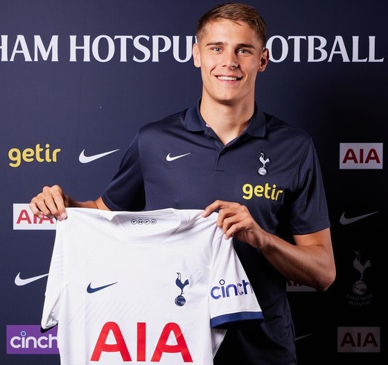 Tottenham ra mắt tân binh thứ năm - Ảnh 1. Tottenham ra mắt tân binh thứ năm - Ảnh 1.