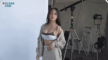Bức hình gây sốt của sao nữ Hẹn hò chốn công sở - Ảnh 6. Bức hình gây sốt của sao nữ Hẹn hò chốn công sở - Ảnh 6.
