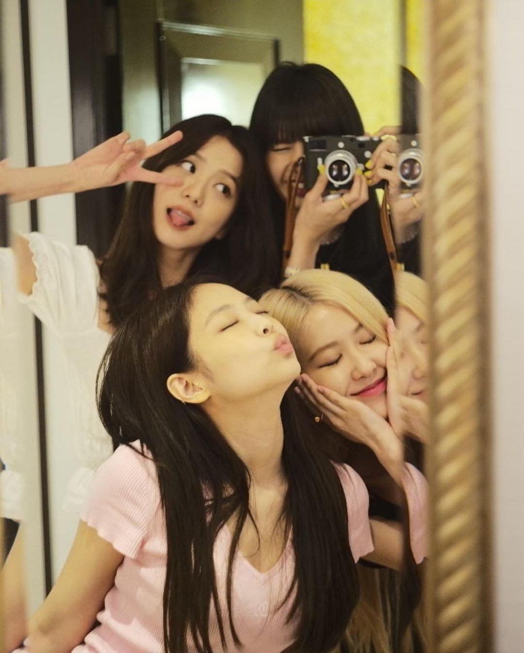 Ảnh chưa công bố về BlackPink - Ảnh 9.