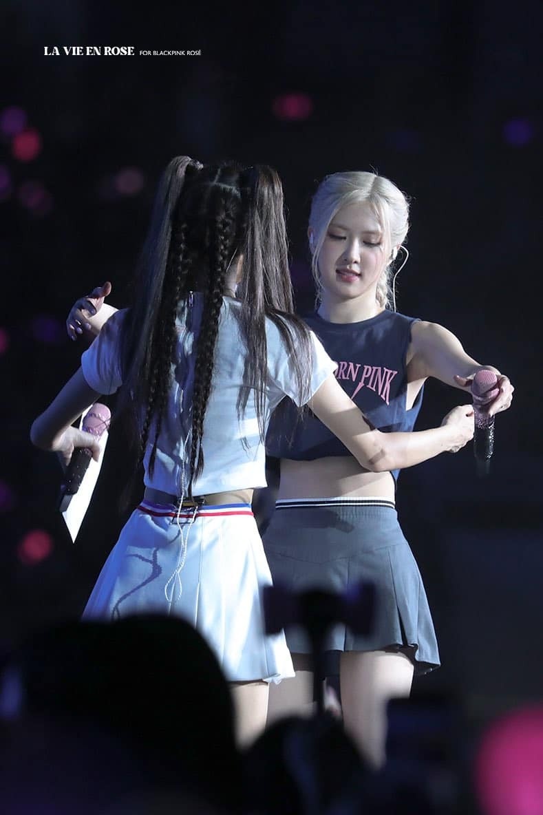 Bức ảnh áo tắm của Rosé (BlackPink) gây bão mạng - Ảnh 5.