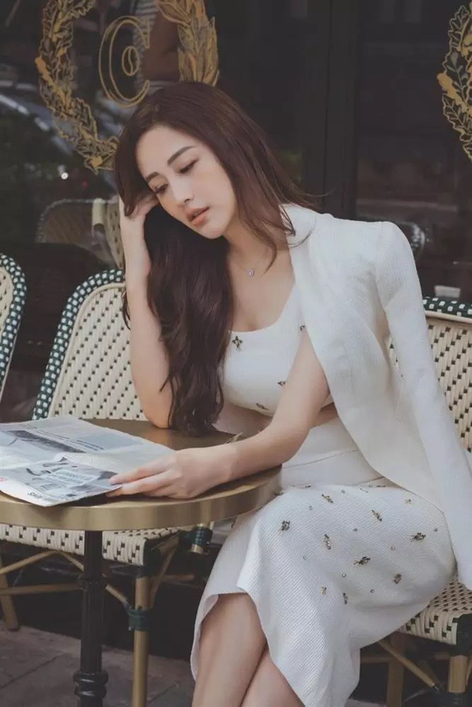 Câu chuyện mặt mộc cười té ghế của Mai Phương Thúy - Ảnh 3. Câu chuyện mặt mộc cười té ghế của Mai Phương Thúy - Ảnh 3.