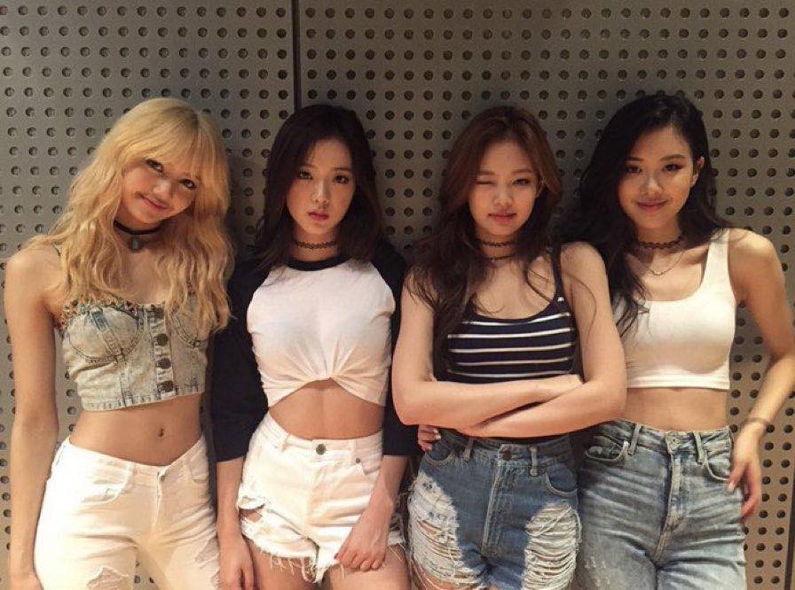Ảnh chưa công bố về BlackPink - Ảnh 1.