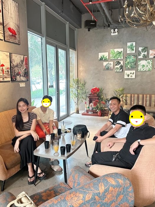 Quang Linh Vlogs và Thuỳ Tiên gặp nhau, nàng Hậu để lộ chi tiết thân thiết - Ảnh 1.