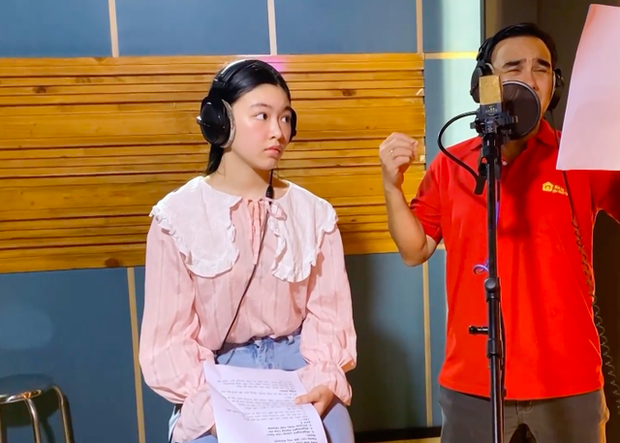 Con gái MC Quyền Linh chung khung hình 1 nàng hậu Vbiz, màn so kè nhan sắc thế nào? - Ảnh 2. Con gái MC Quyền Linh chung khung hình 1 nàng hậu Vbiz, màn so kè nhan sắc thế nào? - Ảnh 2.