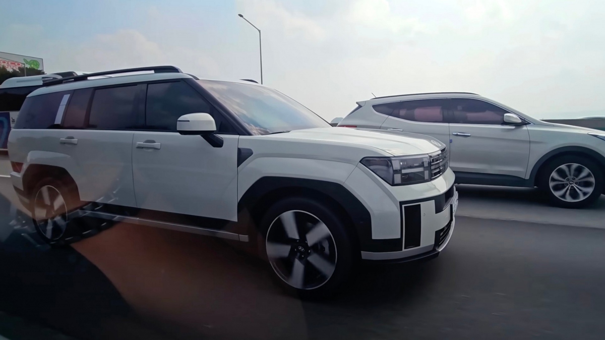 Hyundai Santa Fe 2024 lộ diện hình ảnh rõ nét trên đường phố - Ảnh 4.