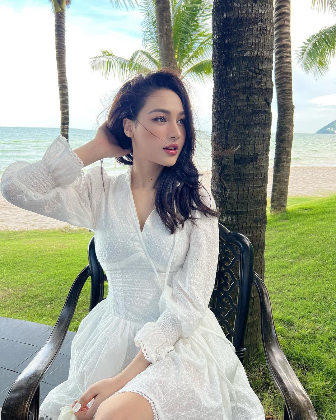 Ngắm vóc dáng nuột nà của cô gái Ê Đê từng bị tưởng nhầm là con lai vì “xinh như Tây” - Ảnh 2. Ngắm vóc dáng nuột nà của cô gái Ê Đê từng bị tưởng nhầm là con lai vì “xinh như Tây” - Ảnh 2.