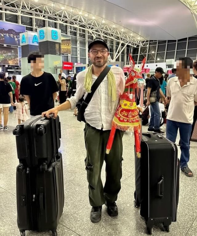 Hãng bay chính thức lên tiếng về việc ngựa vàng mã của khách Tây phải bỏ lại sân bay Nội Bài - Ảnh 2.