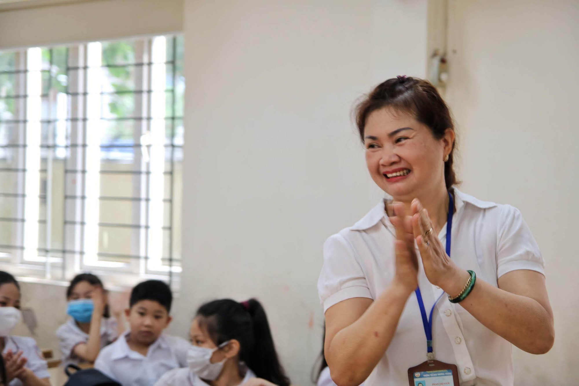 Địa phương tung chiêu lương trăm triệu, vào thẳng biên chế để hút giáo viên - Ảnh 1.