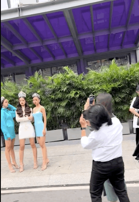 Hoa hậu Ý Nhi và 2 Á hậu bị team qua đường bắt gặp lộ diện tại TP.HCM, thái độ thế nào? - Ảnh 2.
