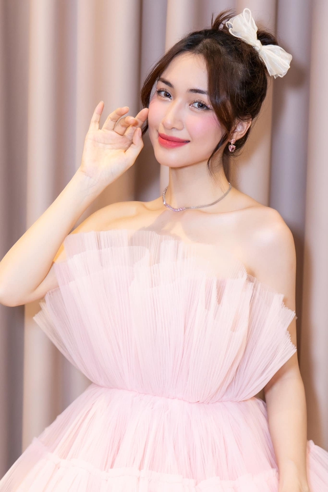 Hòa Minzy tự “bóc” chuyện chỉnh sửa một đặc điểm trên gương mặt