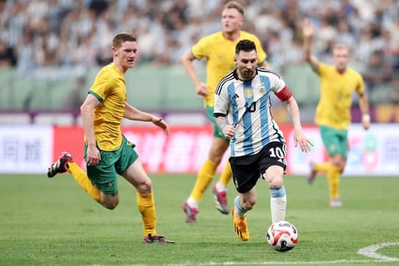 Messi dẫn dắt Argentina mở màn vòng loại World Cup 2026 - Ảnh 2.