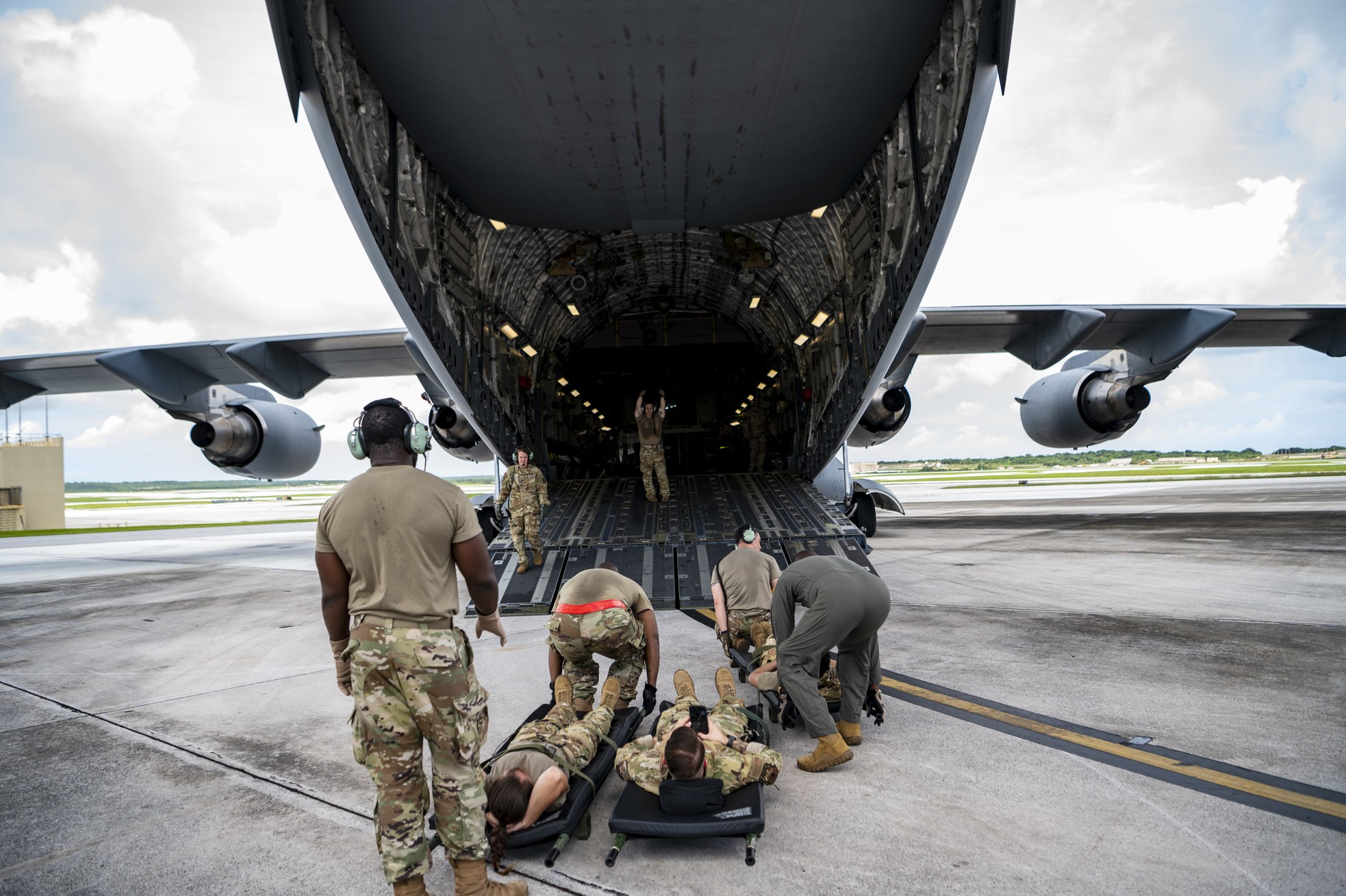 ‘Ngựa thồ’ C-17 Globemaster III của Mỹ uy lực thế nào? - Ảnh 6.