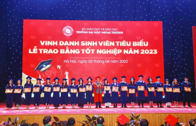  Đây là nam sinh có GPA cao nhất lễ trao bằng tốt nghiệp ĐH Ngoại thương đợt 2/2023  - Ảnh 1.