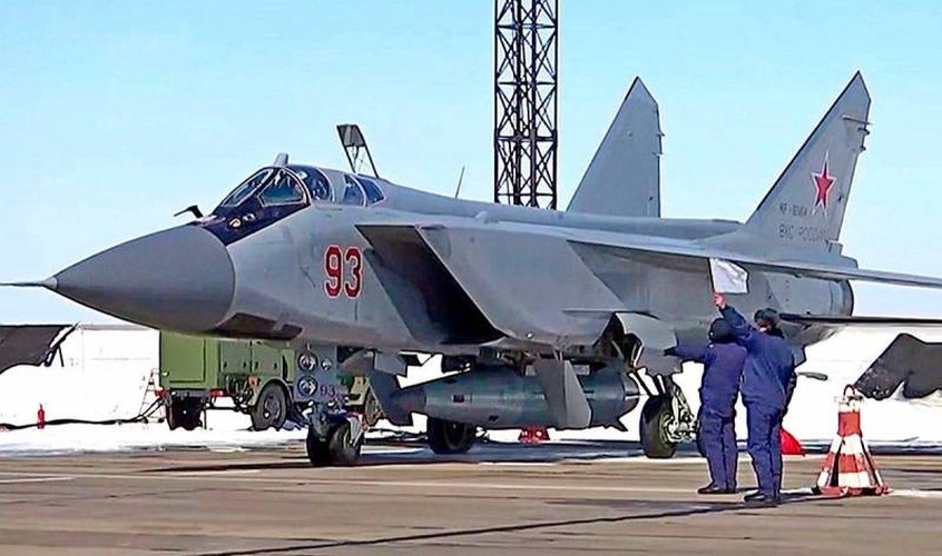 Ukraine treo thưởng lấy được tiêm kích MiG-31K mang tên lửa Kinzhal - Ảnh 1.