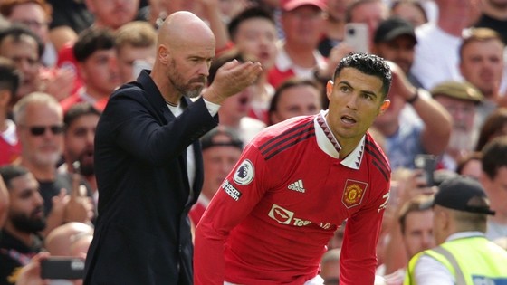 Ronaldo bị ghét ở Man.United vì… quá giỏi và chuyên nghiệp - Ảnh 2.