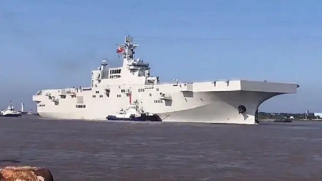Trung Quốc có thể đang đóng siêu tàu đổ bộ Type-076 - Ảnh 2.