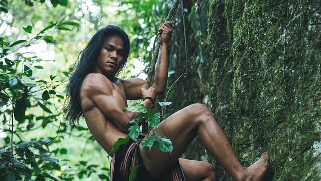 Tarzan của Tây Nguyên - Ảnh 1.