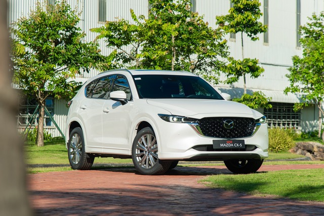 Mazda CX-5 bổ sung bản 2.5L: Giá từ 979 triệu, dẫn động bốn bánh, thêm nỗi  lo cho CR-V và Tucson