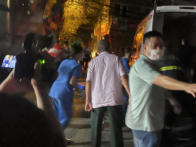 Cập nhật vụ cháy chung cư mini ở Hà Nội: Chủ tịch TP chỉ đạo khẩn trương điều tra nguyên nhân, làm rõ trách nhiệm - Ảnh 2.