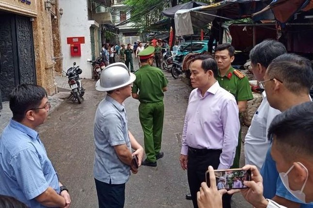 Phó Thủ tướng họp khẩn cùng TP Hà Nội về vụ cháy chung cư mini - Ảnh 1.