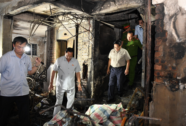 Cập nhật vụ cháy chung cư mini ở Hà Nội: Chủ tịch TP chỉ đạo khẩn trương điều tra nguyên nhân, làm rõ trách nhiệm - Ảnh 13.