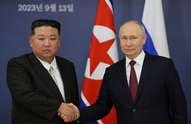 Tổng thống Nga Putin nói cuộc hội đàm với Chủ tịch Kim Jong-un hiệu quả, thẳng thắn - Ảnh 1.