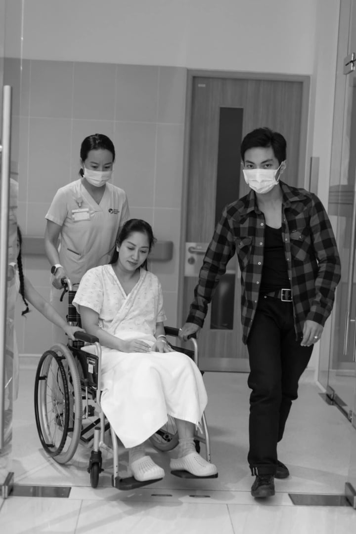 Khánh Thi trải lòng về hành trình vượt cạn lần thứ 3 ở tuổi 41 - Ảnh 1.