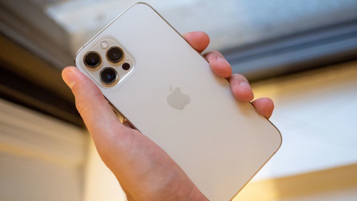 Apple khẳng định iPhone 12 đáp ứng các quy tắc về bức xạ - Ảnh 1.