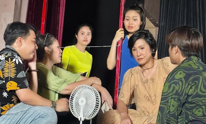Vì Hồng Đào, 12 giờ đêm NSND Hồng Vân cầu cứu Thanh Thủy - Ảnh 2.
