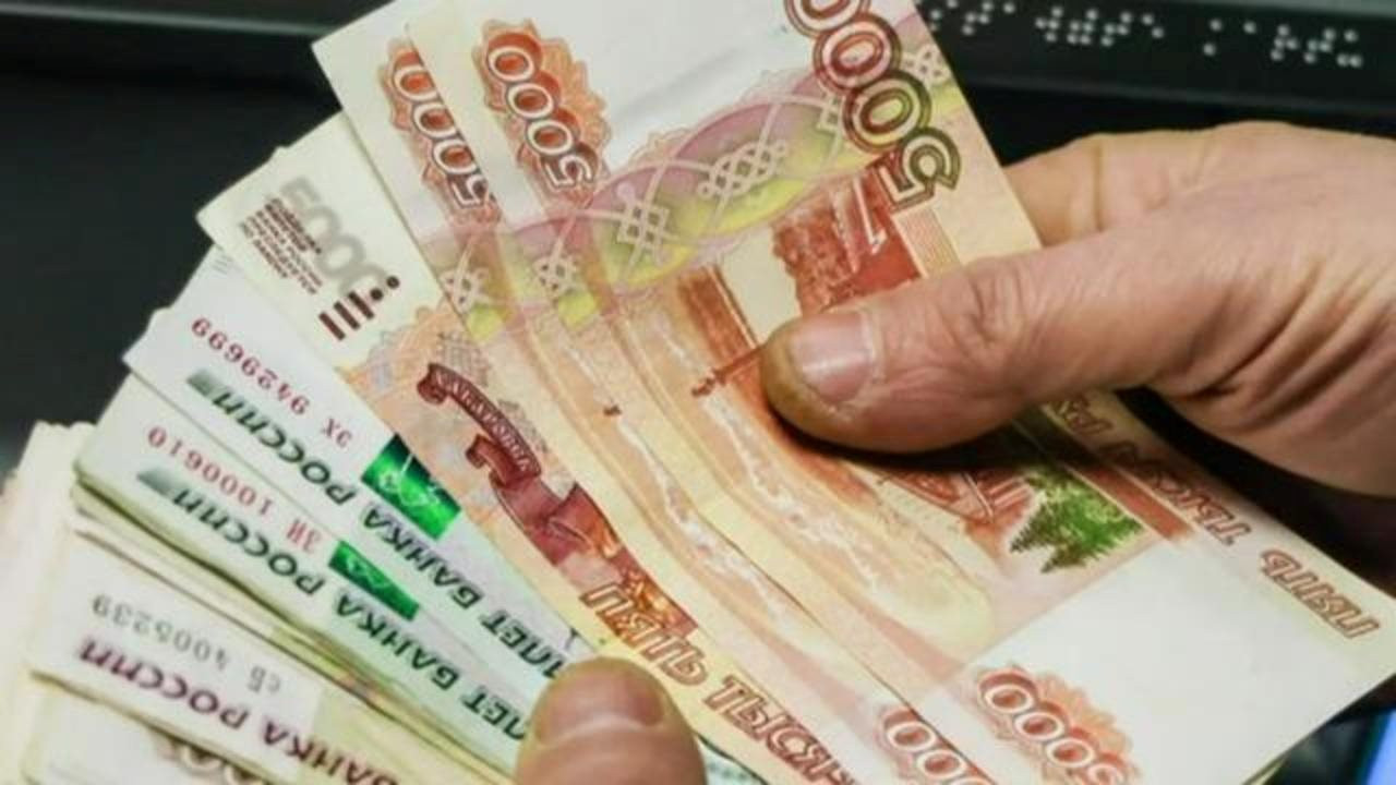 Quốc gia châu Âu gây bất ngờ khi tăng lãi suất lên 13%, phát tín hiệu sẽ tiếp tục tăng nữa - Ảnh 1. Quốc gia châu Âu gây bất ngờ khi tăng lãi suất lên 13%, phát tín hiệu sẽ tiếp tục tăng nữa - Ảnh 1.
