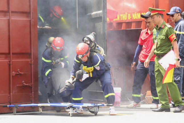 600 cán bộ, chiến sĩ phòng cháy chữa cháy thi tài cứu nạn, cứu hộ - Ảnh 7.