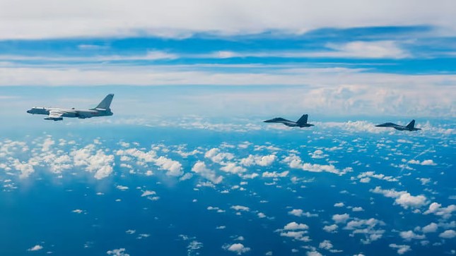 Đài Loan nói 103 máy bay chiến đấu hiện diện quanh hòn đảo - Ảnh 1.