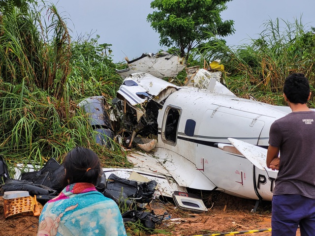 Khoảnh khắc cuối của chiếc máy bay Brazil trước khi gặp nạn khiến toàn bộ hành khách và phi công thiệt mạng - Ảnh 5.