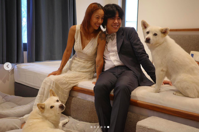 Vợ chồng Lee Hyori chia sẻ ảnh kỷ niệm 10 năm ngày cưới - Ảnh 3.