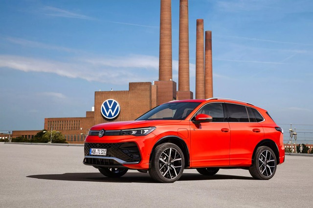 Volkswagen Tiguan 2024 ra mắt với nội thất như xe sang, chạy 100 km không cần xăng - Ảnh 1.