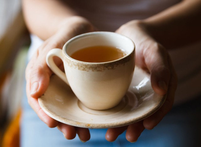 2 kiểu uống trà tàn phá dạ dày, phá hỏng giấc ngủ, làm tăng nguy cơ mắc ung thư - Ảnh 1.
